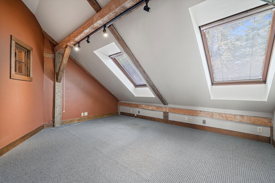 More Photos Of 14135 N Cedarburg Rd, Mequon Office For Lease