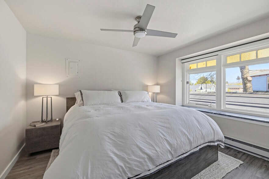 More Photos Of 101-107 S 1st St, La Conner Storefront For Sale