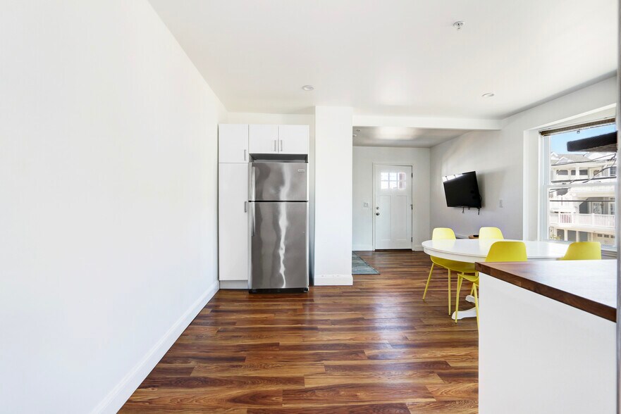 More Photos Of 5100 Atlantic Ave, Wildwood Hotel For Sale