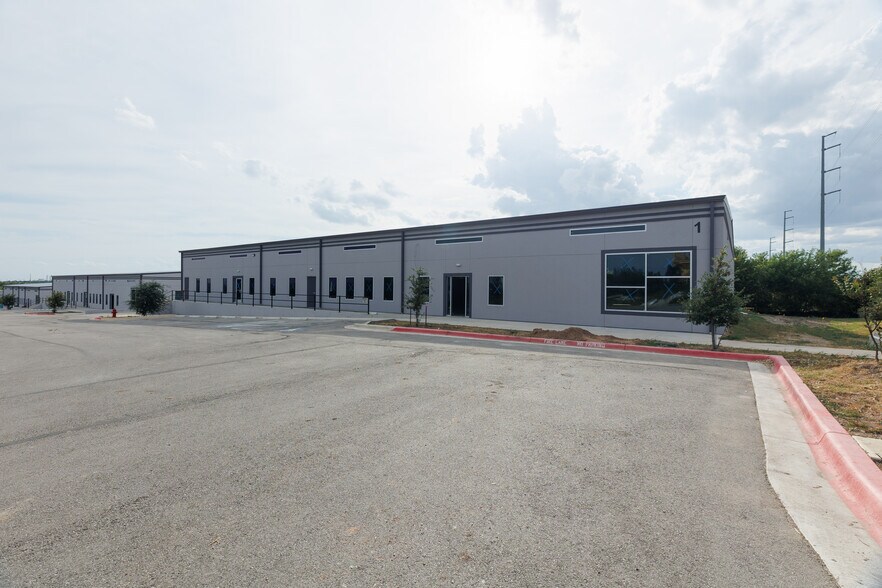 More Photos Of 3127 E Howard Ln, Manor General Retail For Sale