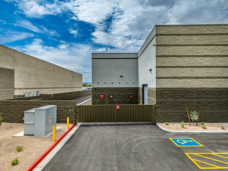 More Photos Of 315 E Comstock Dr, Chandler Warehouse For Sale