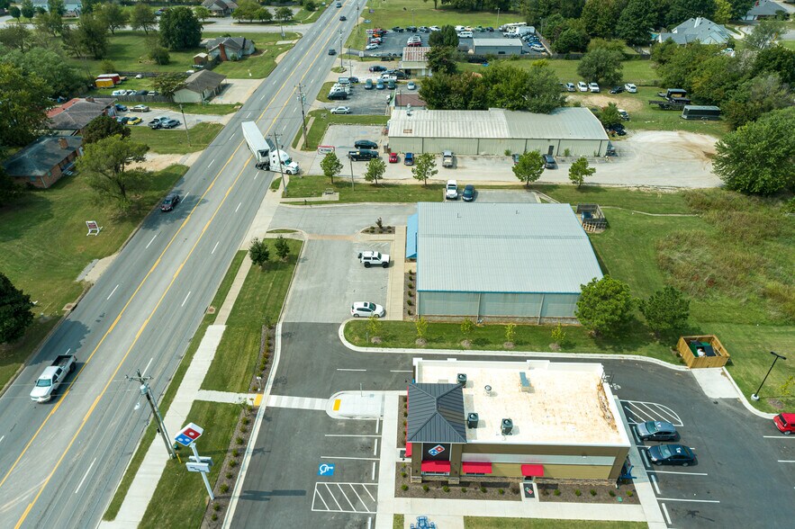 More Photos Of 2324 E Robinson Ave, Springdale Light Distribution For Sale