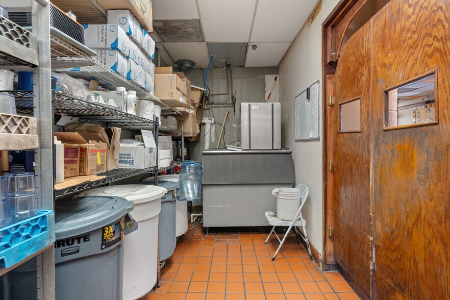 More Photos Of 480 Mary Esther Blvd NW, Fort Walton Beach Restaurant For Lease