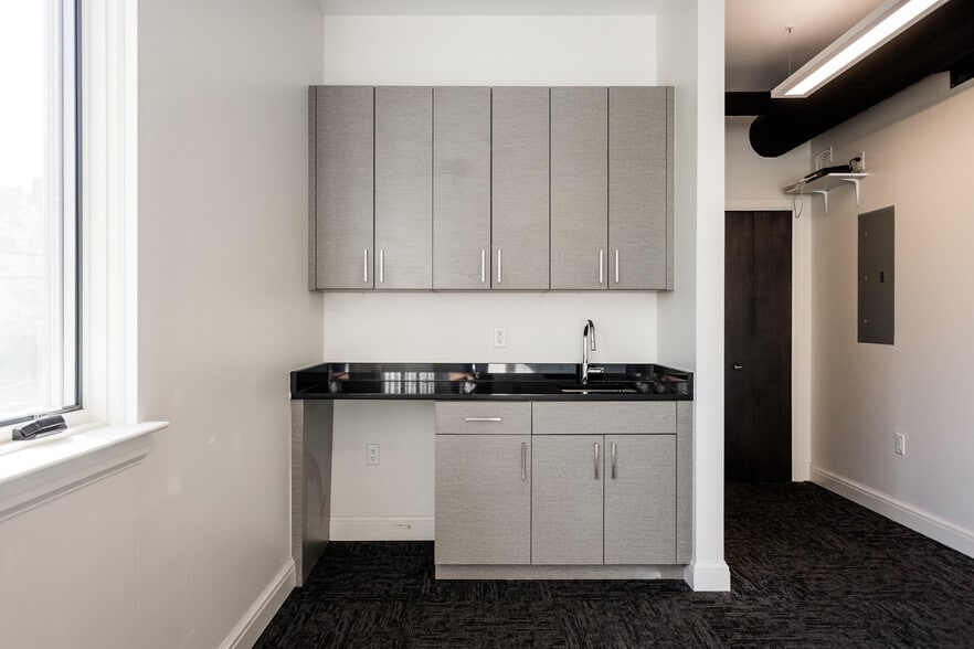 More Photos Of 440 Selden St, Detroit Office For Sale