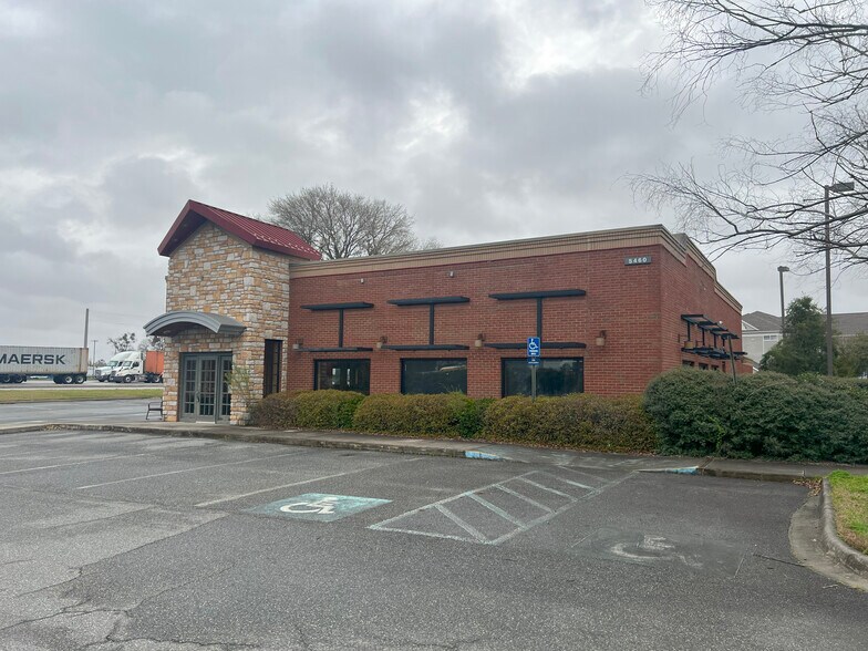 More Photos Of 5460 Augusta Rd, Savannah Restaurant For Lease
