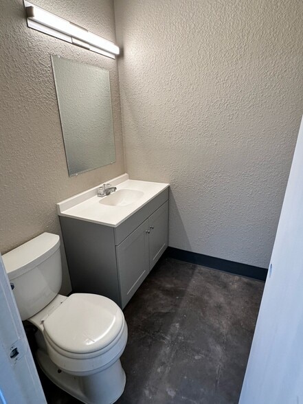 More Photos Of 1000 Avenue F, Bay City Light Distribution For Lease