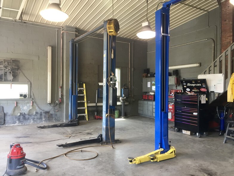 More Photos Of 1426 W River Rd, Waterloo Township Apartments For Lease