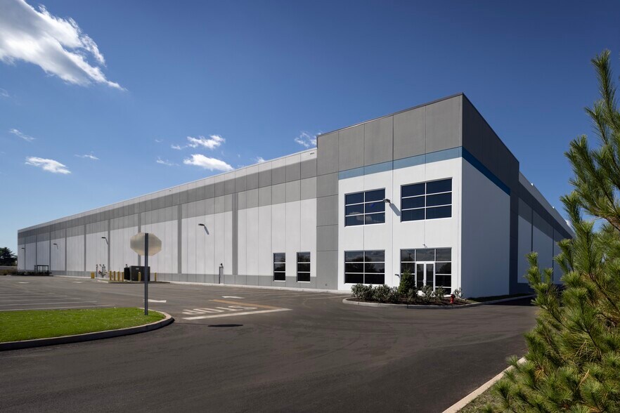 More Photos Of 110 Belmont Dr, Somerset Warehouse For Lease