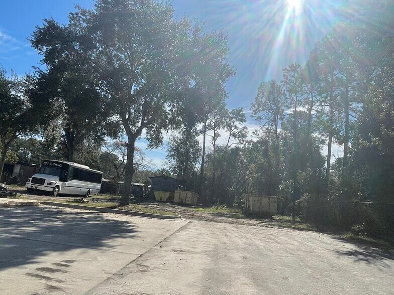 More Photos Of 875 Lakeview Dr, Deland Warehouse For Sale