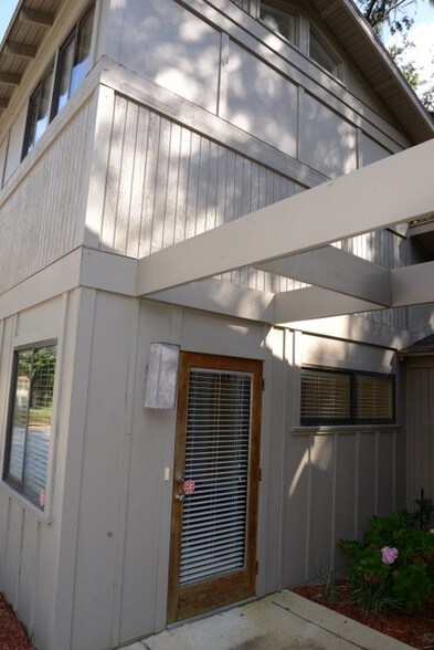 More Photos Of 1524 Smith St, Orange Park Office For Sale