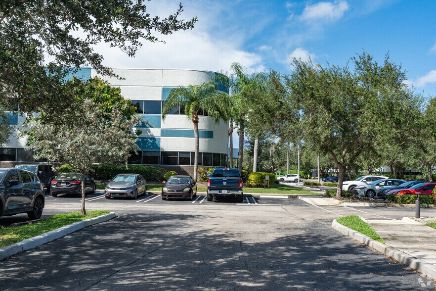 More Photos Of 901 Yamato Rd, Boca Raton Loft Creative Space For Lease