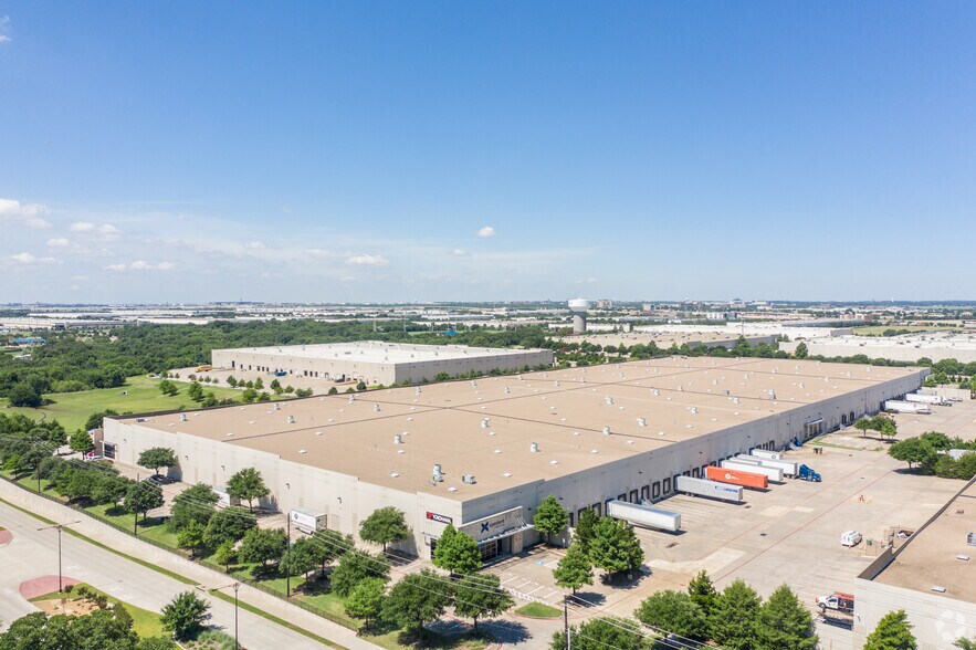 More Photos Of 200 Northpoint Dr, Coppell Warehouse For Lease