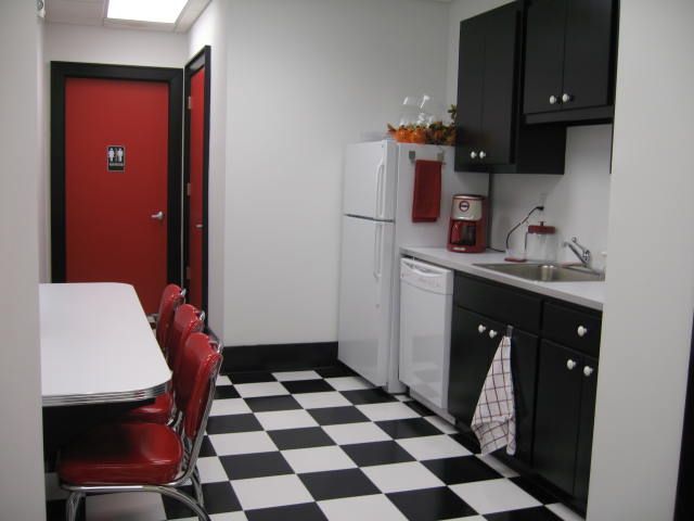 More Photos Of 7 S Laurens St, Greenville Office For Sale