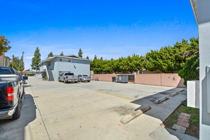 More Photos Of 11062 Excelsior Dr, Norwalk Apartments For Sale