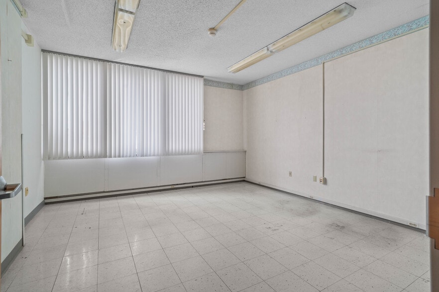 More Photos Of 94 Hospital St, Ridgway Specialty For Sale