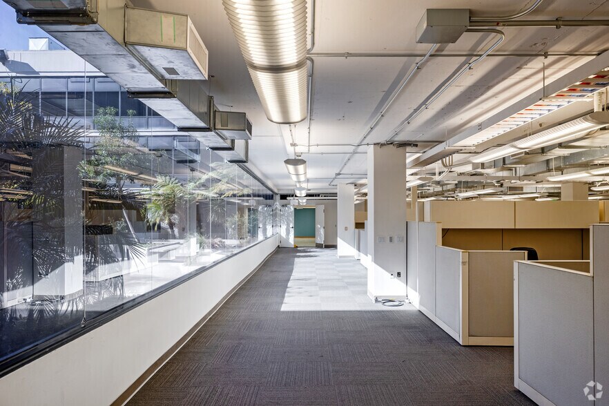 More Photos Of 5757 W Century Blvd, Los Angeles Office For Lease