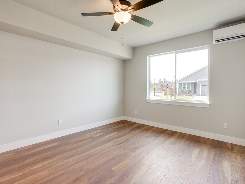 More Photos Of 2932 NW 16th St, Battle Ground Apartments For Sale