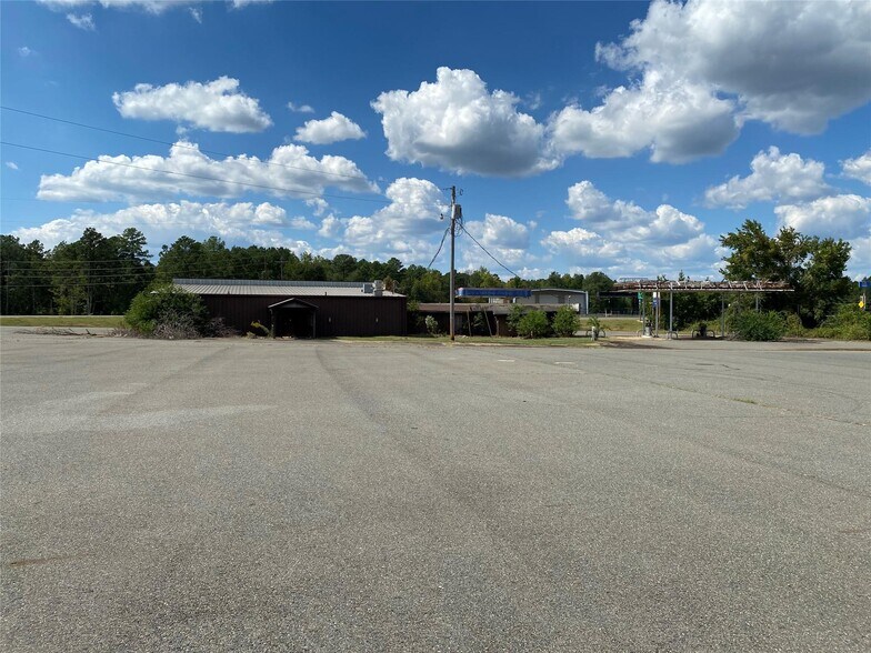 More Photos Of 2099 Highway 532, Dubberly Service Station For Sale