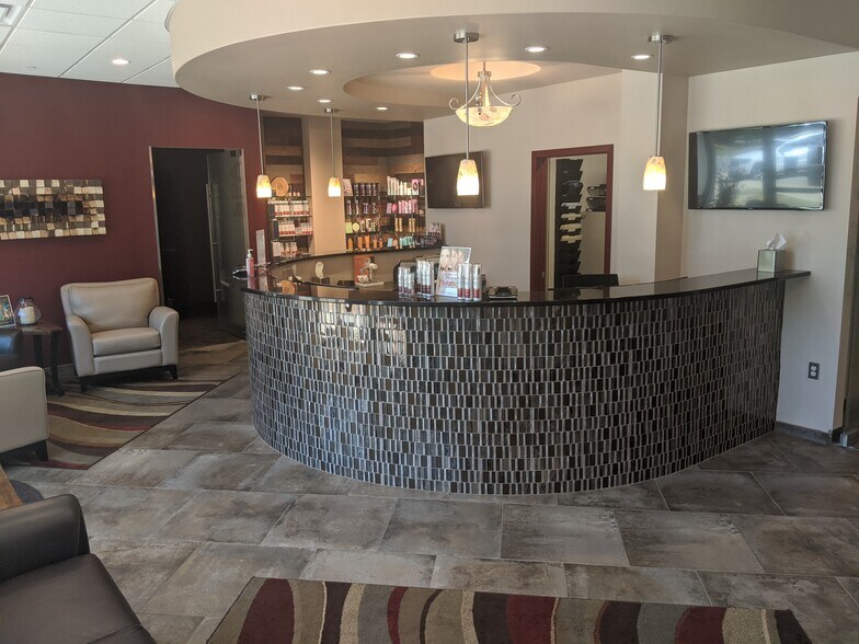 More Photos Of 26 Schroeder Ct, Madison General Retail For Lease