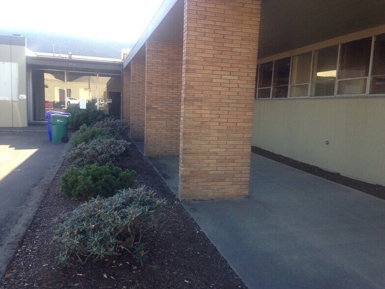 More Photos Of 2950 NW 29th Ave, Portland Warehouse For Lease