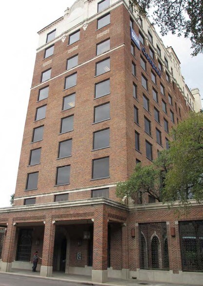 More Photos Of 600 San Bernardo Ave, Laredo Unknown For Lease