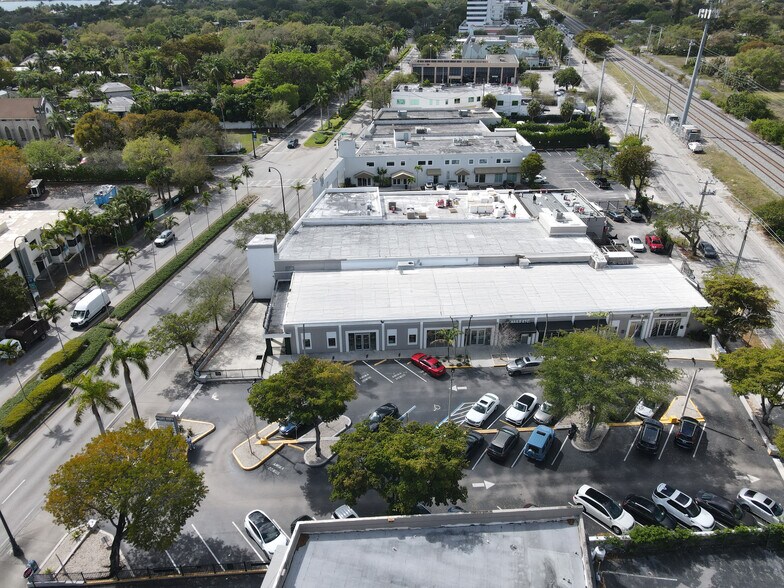 More Photos Of 5084 Biscayne Blvd, Miami General Retail For Lease