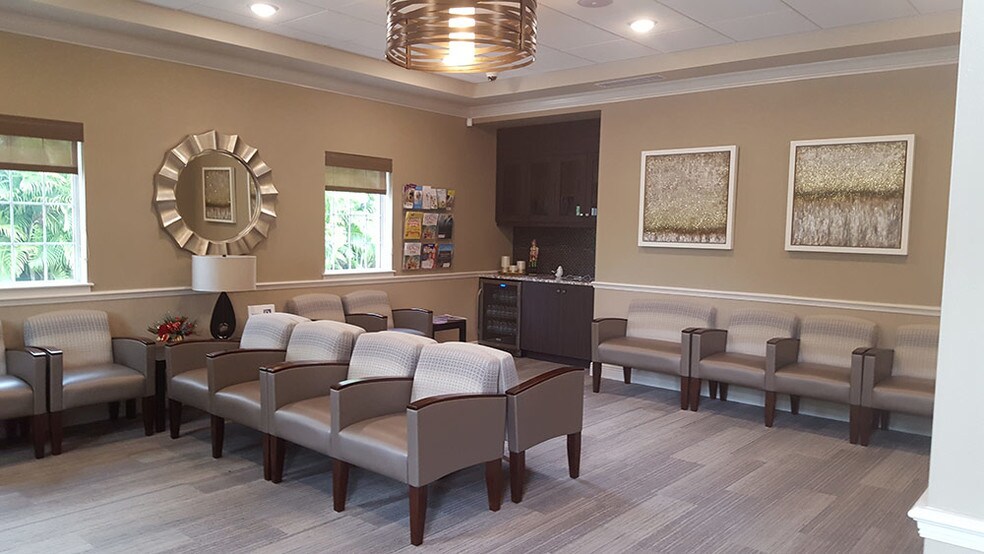 More Photos Of 2816 Manatee Ave, Bradenton Medical For Sale