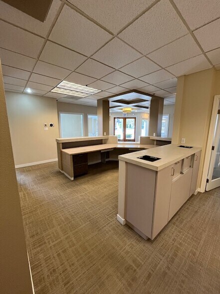 More Photos Of 12250 Greenwood Ave N, Seattle Apartments For Lease