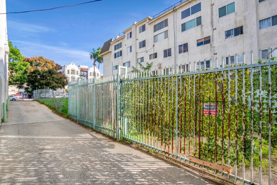 More Photos Of 311 S Berendo St, Los Angeles Land For Sale