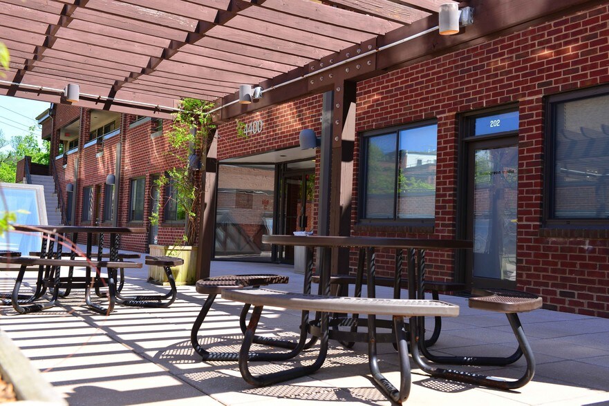 More Photos Of 4400 MacArthur Blvd NW, Washington Office For Lease