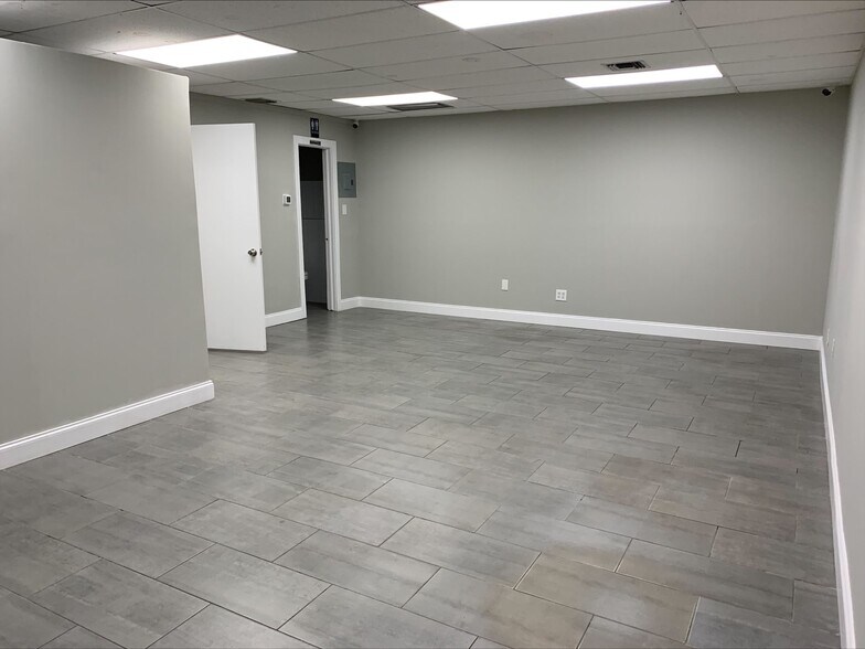 More Photos Of 2333 N State Road 7, Margate Medical For Lease