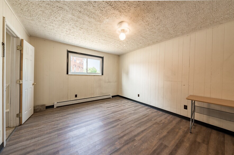 More Photos Of 112 Waverly St, Morgantown Sorority Fraternity House For Sale