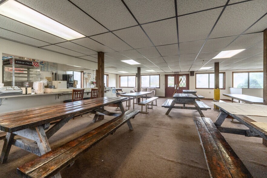 More Photos Of 167 Hill Rd, Kingston Sports And Entertainment For Sale