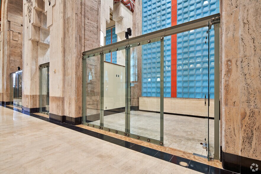 More Photos Of 500 Griswold St, Detroit Office For Lease