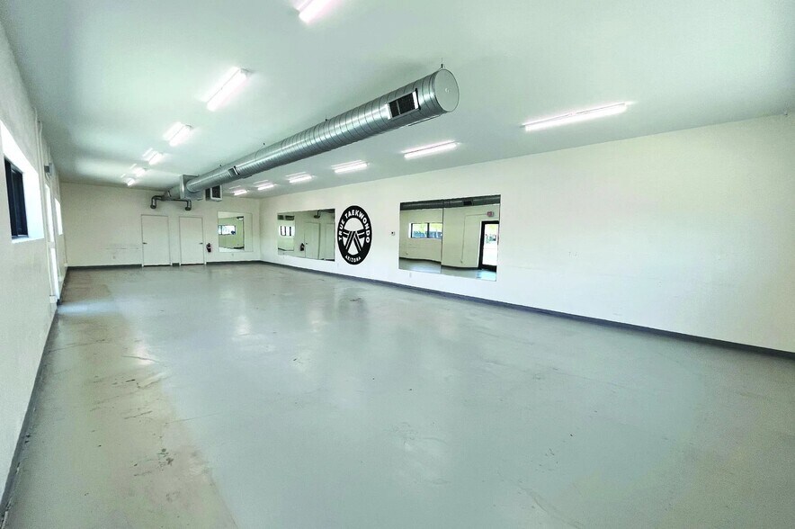 More Photos Of 1805 W Van Buren St, Phoenix Storefront Retail Office For Lease