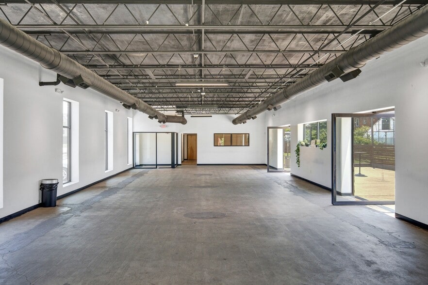 More Photos Of 611 W Philadelphia St, Detroit Freestanding For Sale