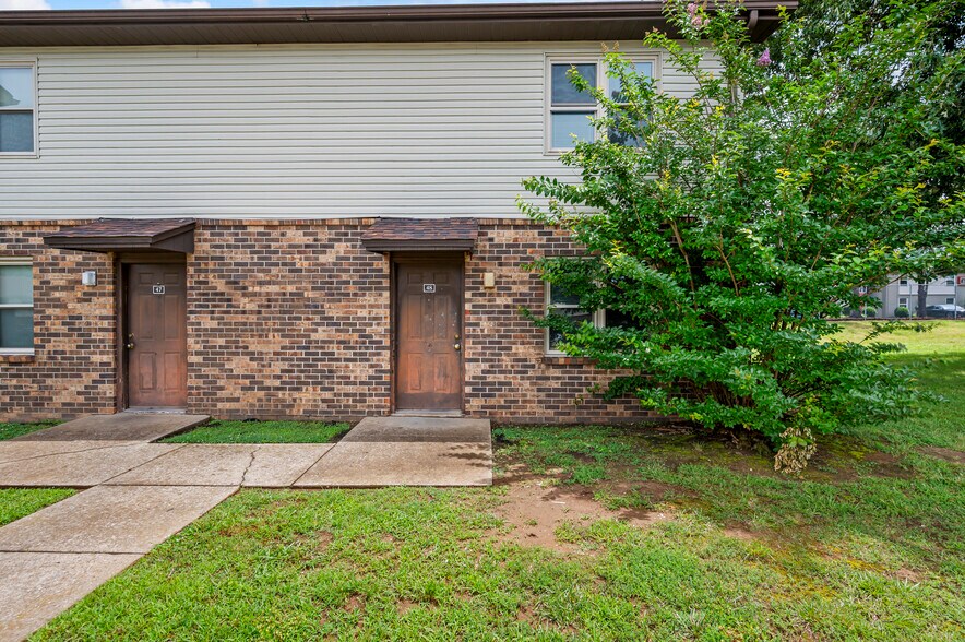 More Photos Of 151 Wallace Blvd, Clarksville Apartments For Sale