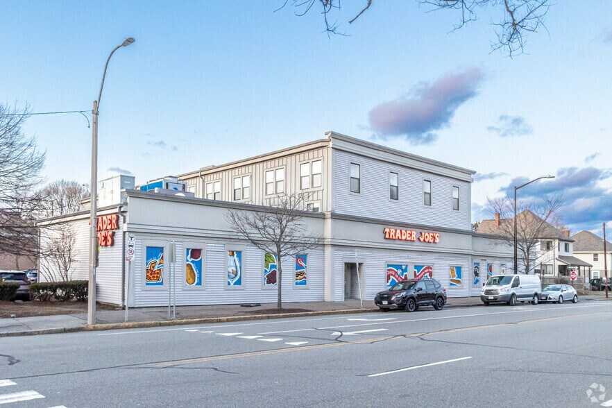 More Photos Of 1121 Washington St, Newton Office For Lease