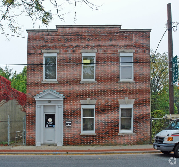 More Photos Of 146 Railroad Ave, Sayville Office For Sale