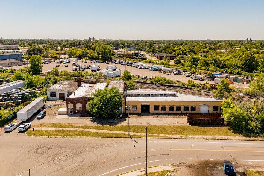 More Photos Of 1059 W Grand Blvd, Detroit Warehouse For Sale