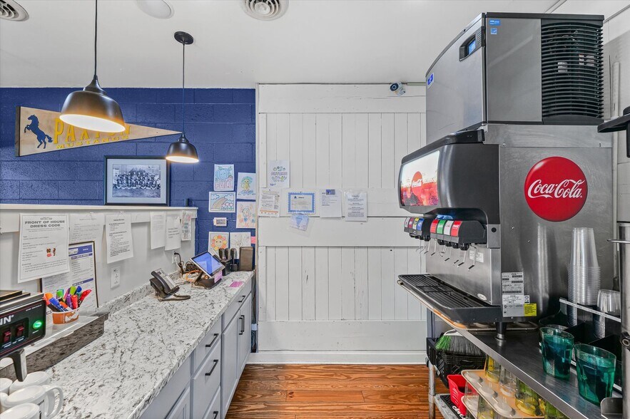 More Photos Of 125 S Market St, Paxton Specialty For Sale