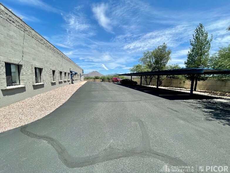 More Photos Of 772 W Frontage Rd, Nogales Warehouse For Lease