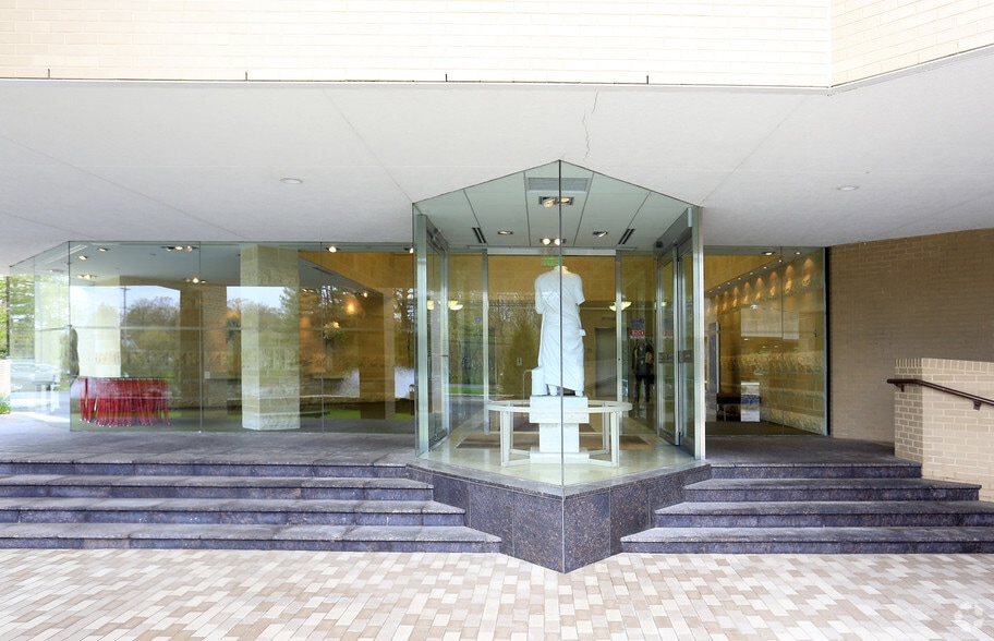 More Photos Of 2 Trap Falls Rd, Shelton Office For Lease