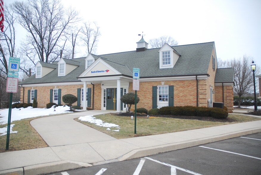 Primary Photo Of 100 Progress Dr, Doylestown Bank For Lease