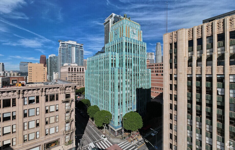 More Photos Of 215 W 9th St, Los Angeles Apartments For Lease