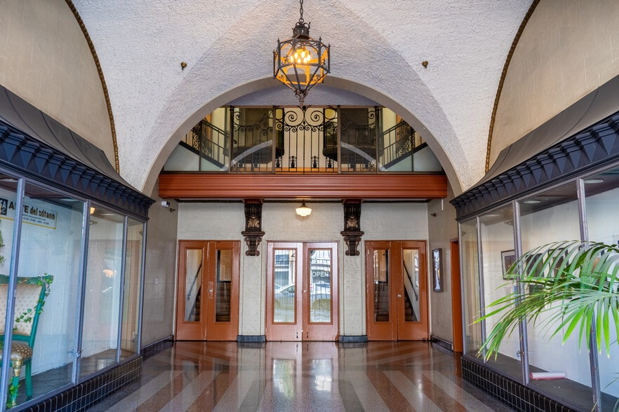 More Photos Of 201-215 N Broadway, Santa Ana Loft Creative Space For Sale