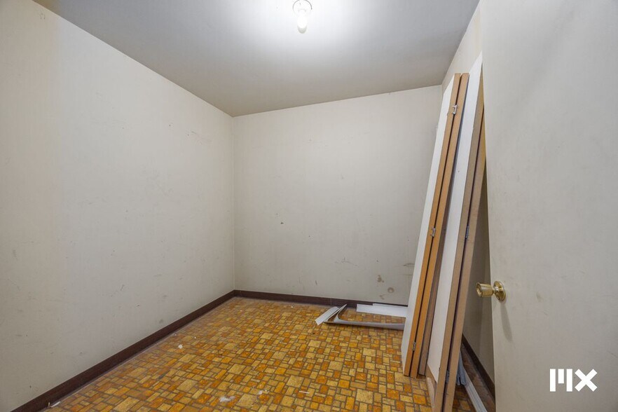 More Photos Of 70 N Lester St, White Cloud Apartments For Sale