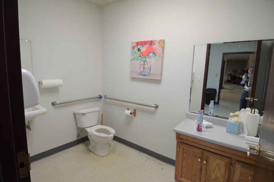 More Photos Of 3250 Green Park Cir, Charlotte Warehouse For Lease