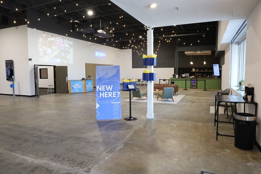 More Photos Of 2800 N Water St, Decatur General Retail For Sale