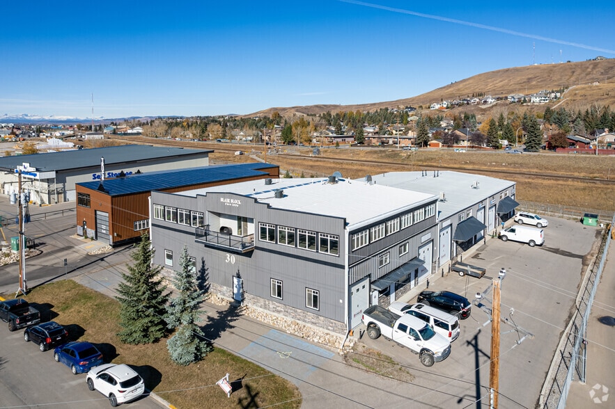 More Photos Of 30 Griffin Ind Pt, Cochrane Service For Sale